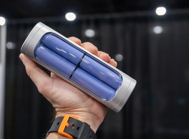 Shargeek 300 – первое в мире зарядное устройство с RGB-портом мощностью 300 Вт Shargeek 300 – первое в мире зарядное устройство с RGB-портом мощностью 300 Вт