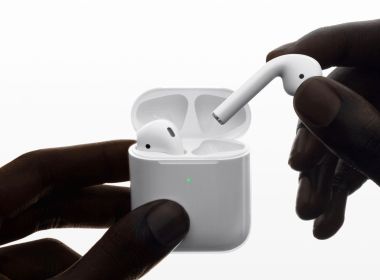 Apple представила новые наушники AirPods