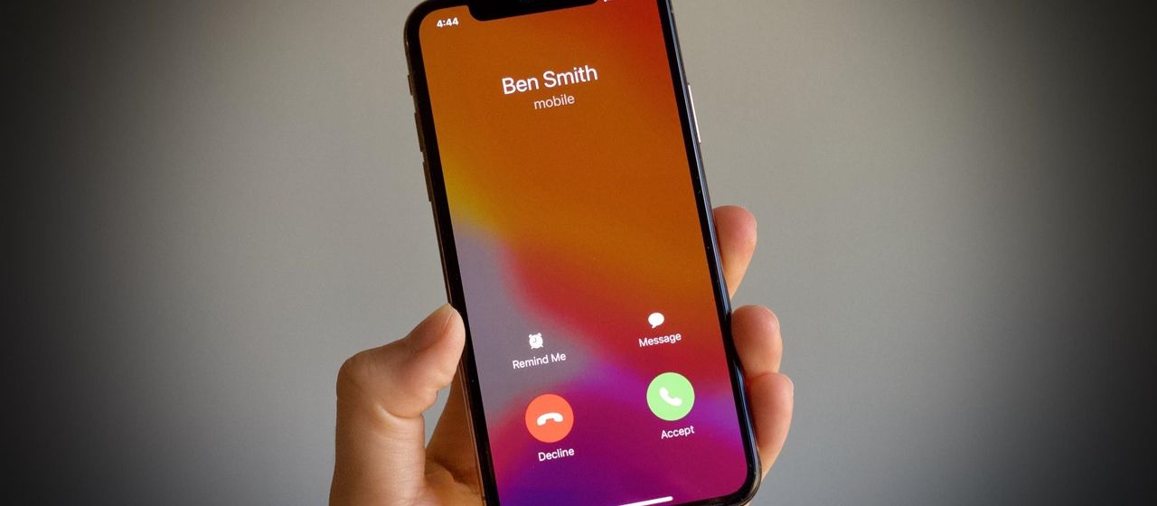 Як налаштувати iPhone, щоб при погляді на екран звук дзвінка ставав тихішим Як налаштувати iPhone, щоб при погляді на екран звук дзвінка ставав тихішим