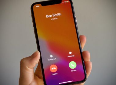 Як налаштувати iPhone, щоб при погляді на екран звук дзвінка ставав тихішим Як налаштувати iPhone, щоб при погляді на екран звук дзвінка ставав тихішим
