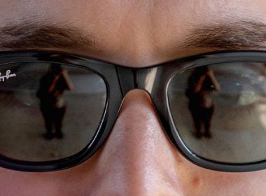 Facebook и Ray-Ban представили умные очки с камерой и динамиками по цене от $299 Facebook и Ray-Ban представили умные очки с камерой и динамиками по цене от $299