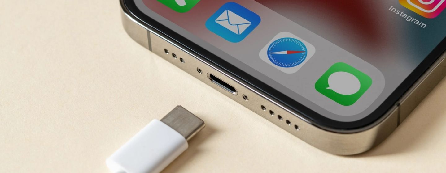 iPhone 15 отримає USB-C порт із підтримкою Thunderbolt iPhone 15 отримає USB-C порт із підтримкою Thunderbolt