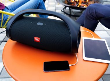 JBL Boombox - пятикилограмовкая колонка, которая сможет проработать 24 часа JBL Boombox - пятикилограмовкая колонка, которая сможет проработать 24 часа