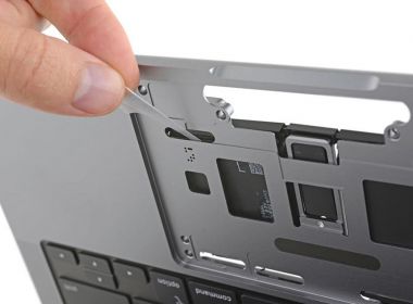 Новое крепление аккумулятора в MacBook Pro 14"