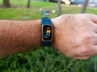 Новый Fitbit Charge 6 будет выглядеть как Charge 5