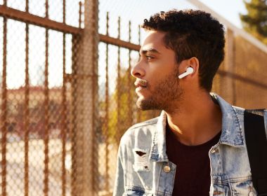 Наушники TicPods Free: достойный конкурент Apple AirPods Наушники TicPods Free: достойный конкурент Apple AirPods