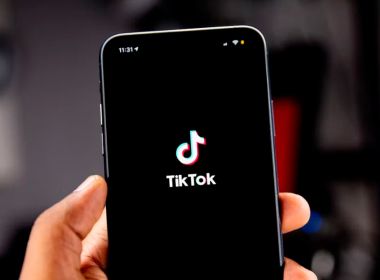 Як увімкнути автоматичне прокручування в TikTok?