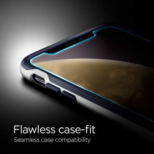 Защитное стекло Spigen GLAS.tR для iPhone 11/XR (2 стекла + рамка для поклейки)