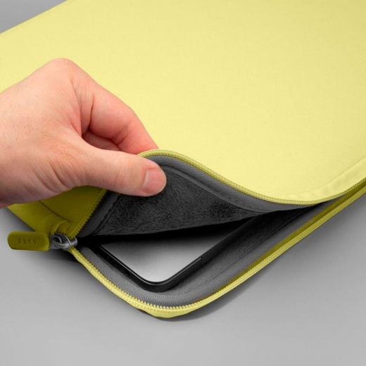 Чехол Laut Huex Pastels Yellow (L_MB13_HXP_Y) для MacBook 13"