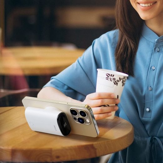 Повербанк с беспроводной зарядкой iWalk Link Me MagCharge 9000mAh White (DBL10000M-WH)