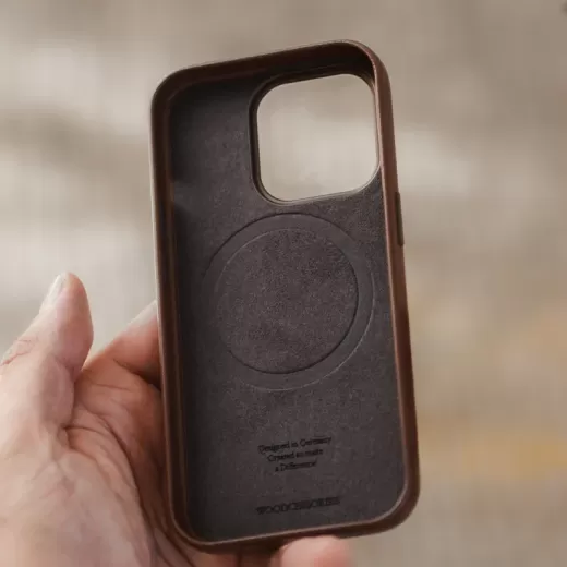 Чохол з екологічної шкіри Woodcessories Bio Organic Leather Case Brown для iPhone 15 Pro