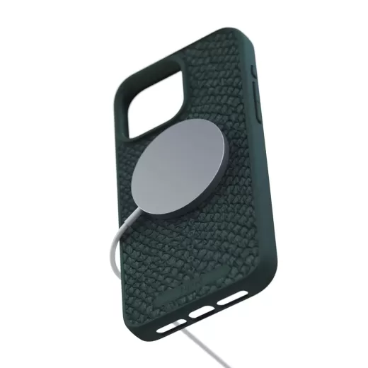 Кожаный чехол Njord Salmon Leather MagSafe Case Dark Green для iPhone 15 Pro Max (NA54SL02)