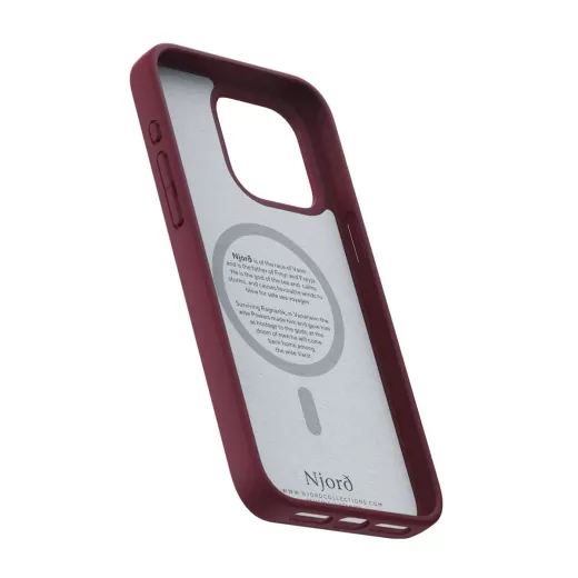 Чехол Njord Suede MagSafe Case Crimson Red для iPhone 15 Pro (NA53SU11)