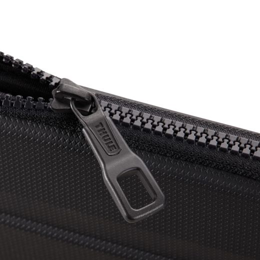 Захисний чохол-папка Thule Gauntlet Sleeve Black для MacBook Pro 16" M1 | M2 | M3 | M4 (2021 | 2022 | 2023 | 2024)| Air 15" (M2 | 2023)(TH 3204523)