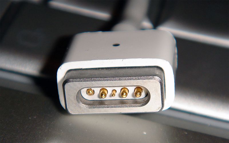 Не заряжается MacBook? Решение проблемы